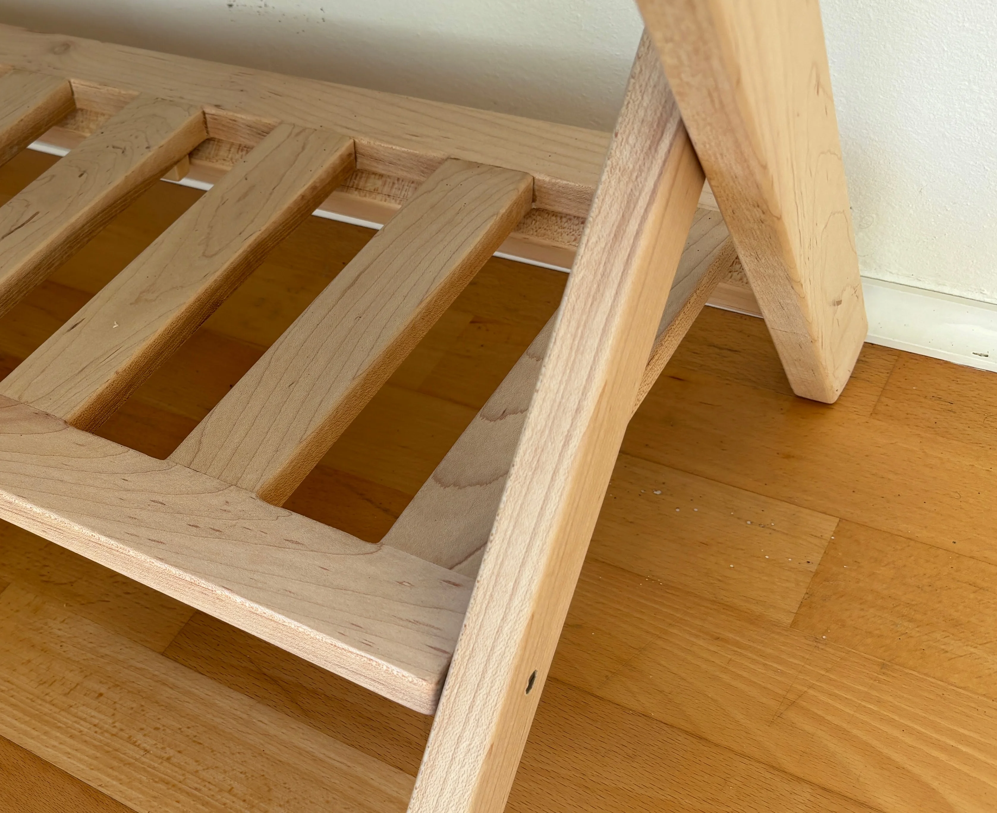 Foldable Luggage Racks (ID 0120-0121) image 2